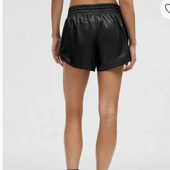 NWT LULULEMON Hotty Hot High-Rise Lined Short 4" Matte Sheen - Picture 2 of 6